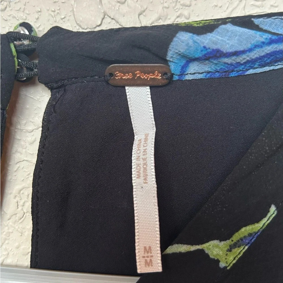 Free People Black Blue Flowers Dress Adjust Cinches & Elastic Waist Back Size M - Picture 4 of 7